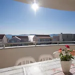 Vukicevic Brodarica Apartment *