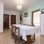 Vukicevic Brodarica Апартаменты Шибеник