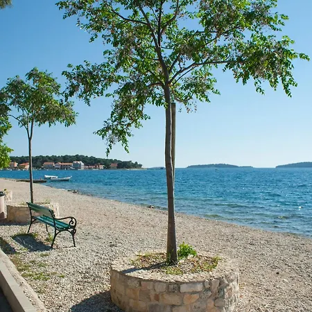 Vukicevic Brodarica Apartamento *